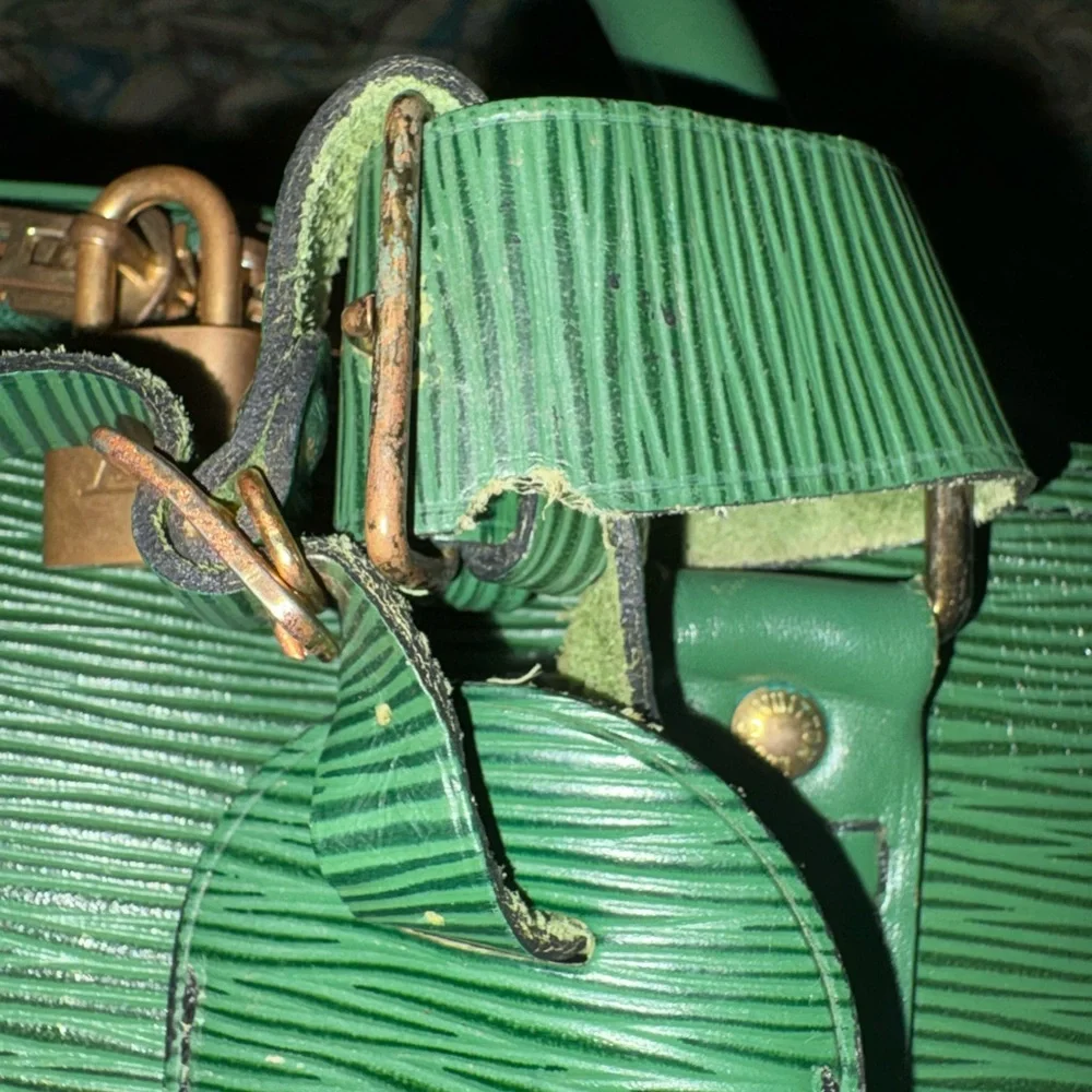 VTG Louis Vuitton Green Borneo Epi Keepall 55 Bundle - Picture 5 of 15